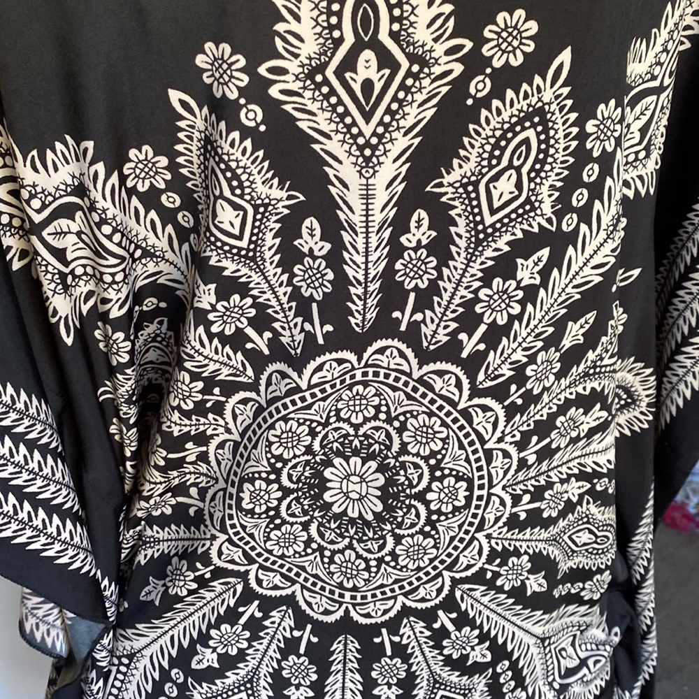 Black & white size small top - Picture 4 of 6